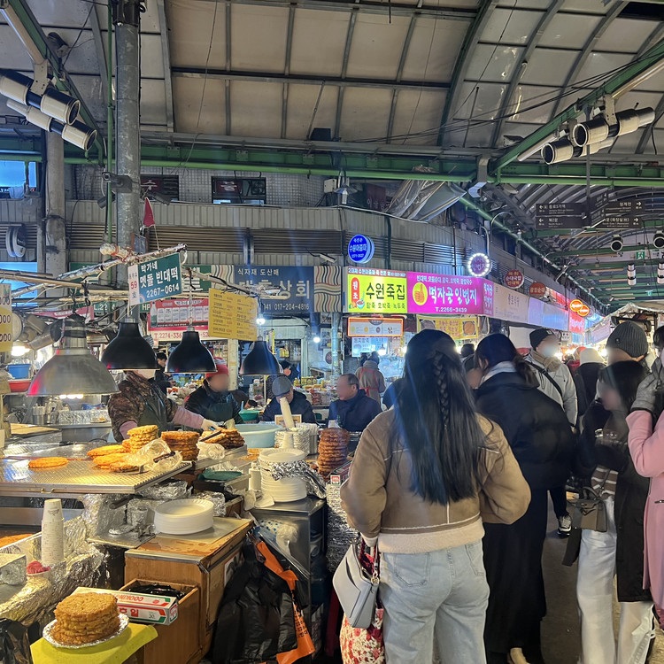 韓国で最も活気あふれる広蔵市場